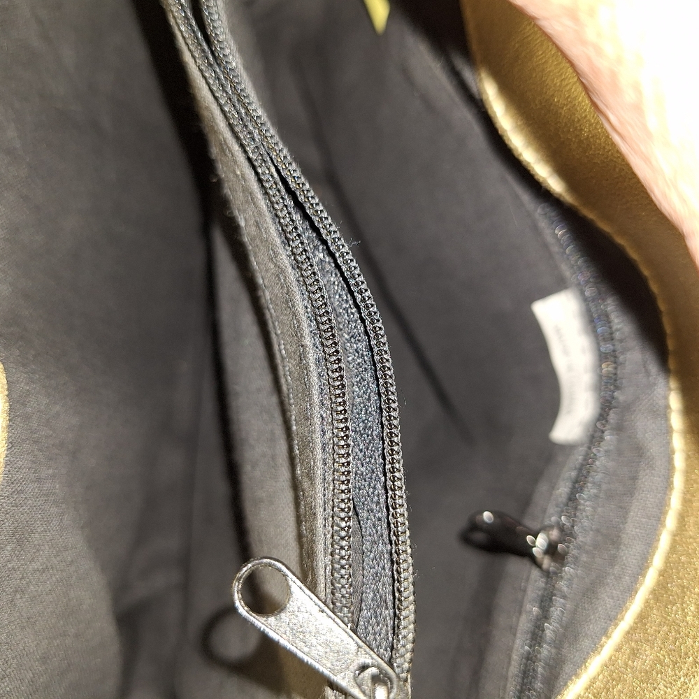 She's gorgeous NWOT Crossbody - Picture 2 of 9